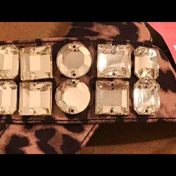 Sam & Libby sandals leopard w/ rhinestones. - Picture 3 of 7